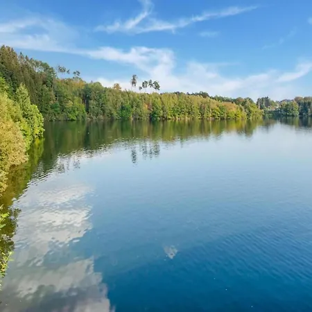 Apartmán Geraeumiges Mit Balkon In